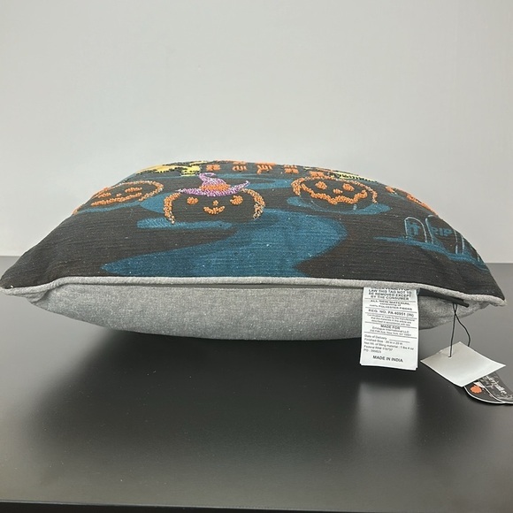 Feelin Spooky Beaded Halloween Pillow Haunted House Ghost Pumpkins Bats Moon NWT - Picture 7 of 11